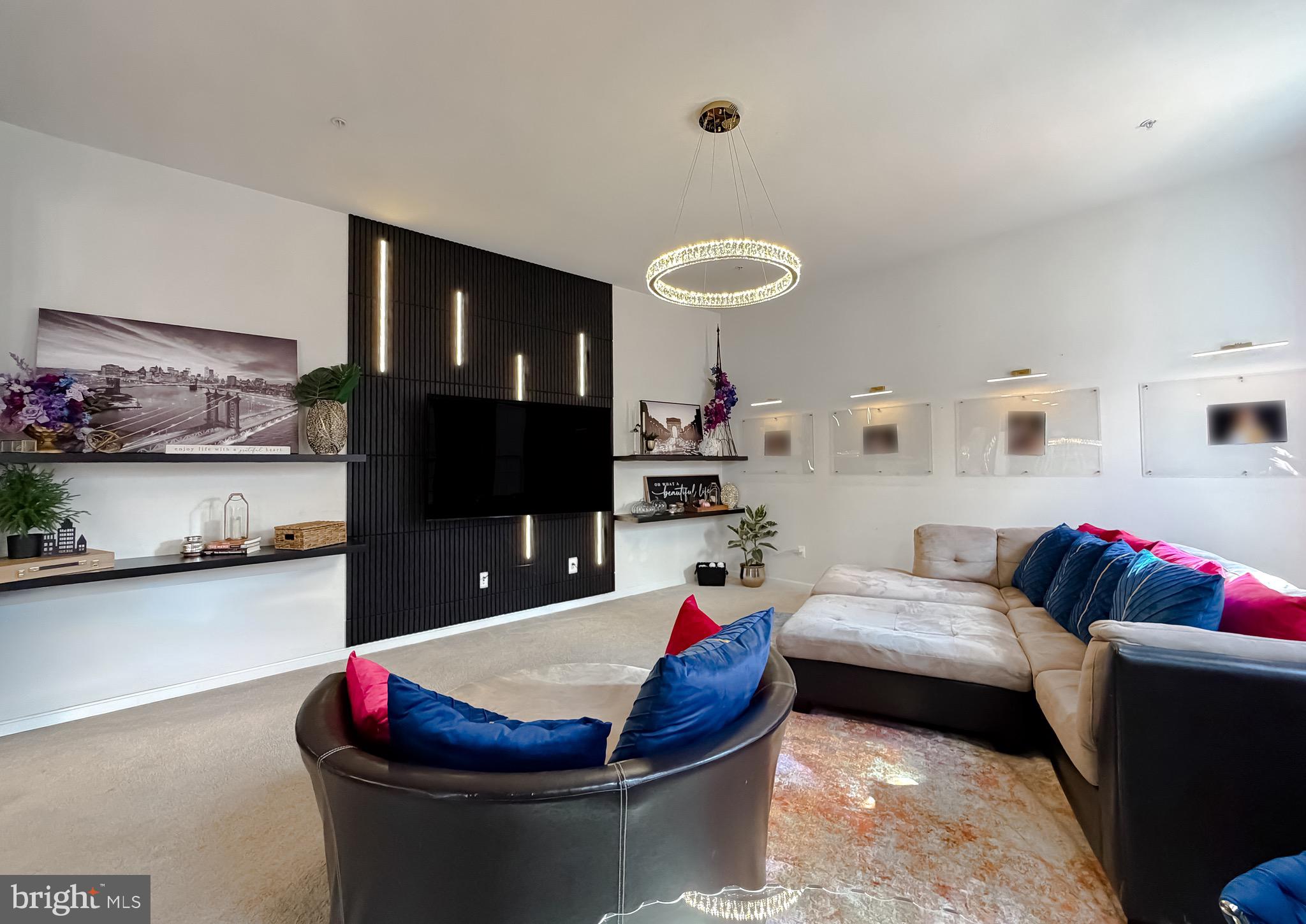 RIVERGATE ESTATES - Residential