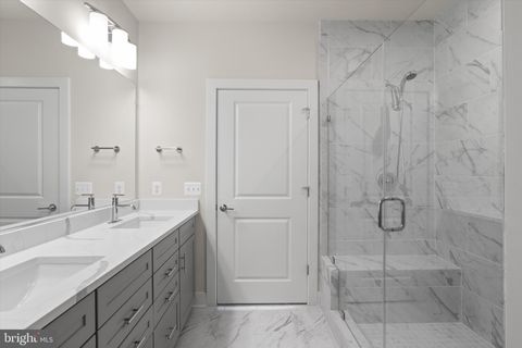 104 SAINT IVES PLACE 409 OXON HILL MD 20745