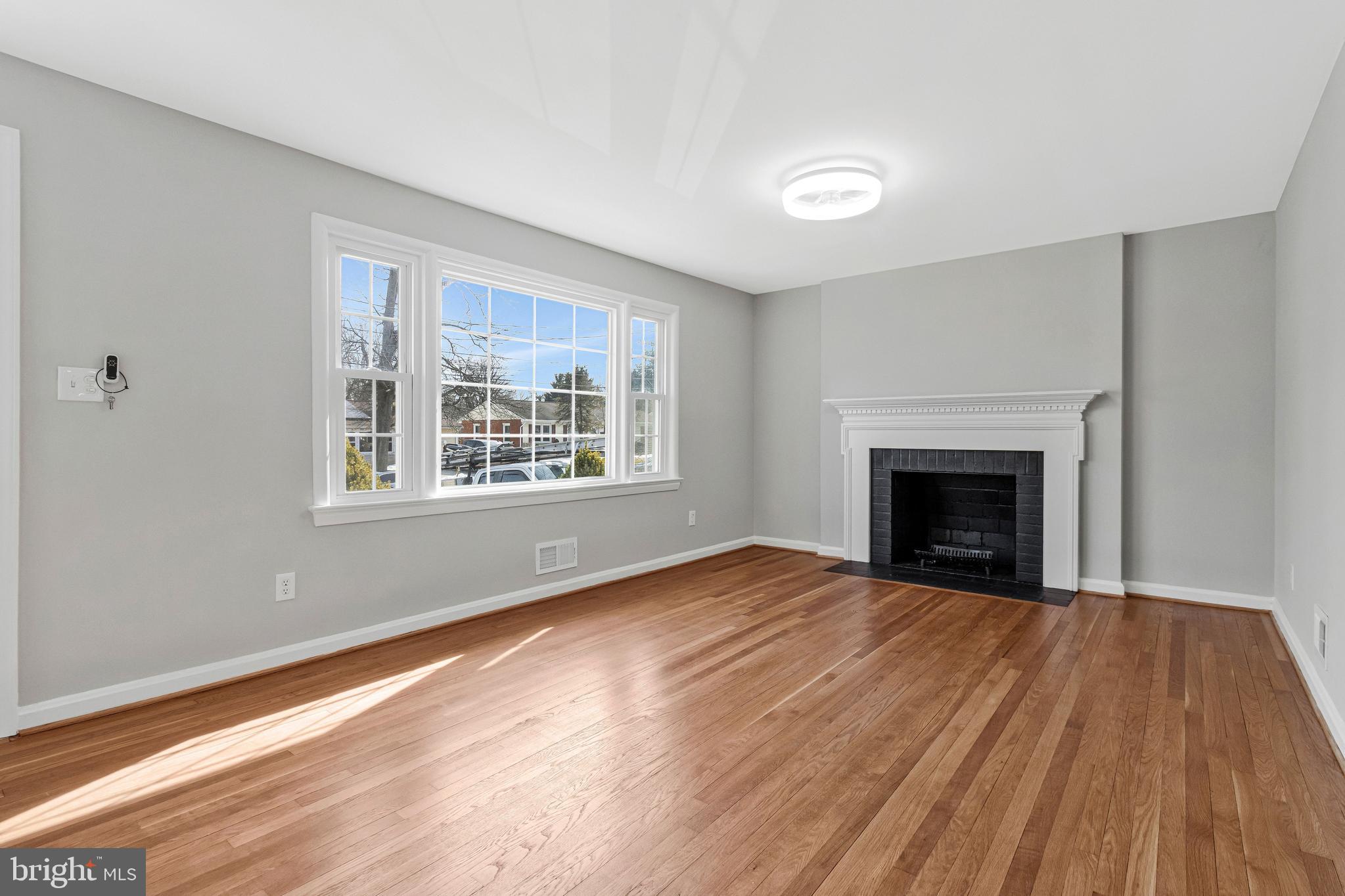 MONTGOMERY ESTATES - Residential