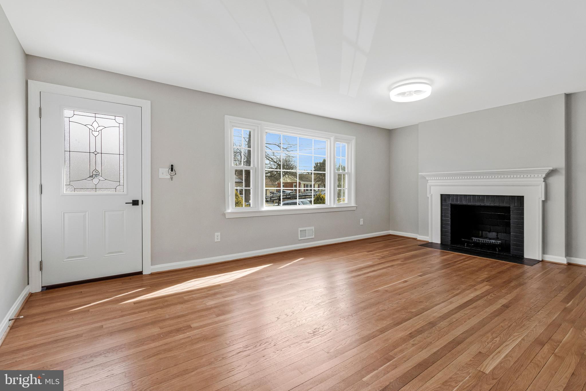 MONTGOMERY ESTATES - Residential