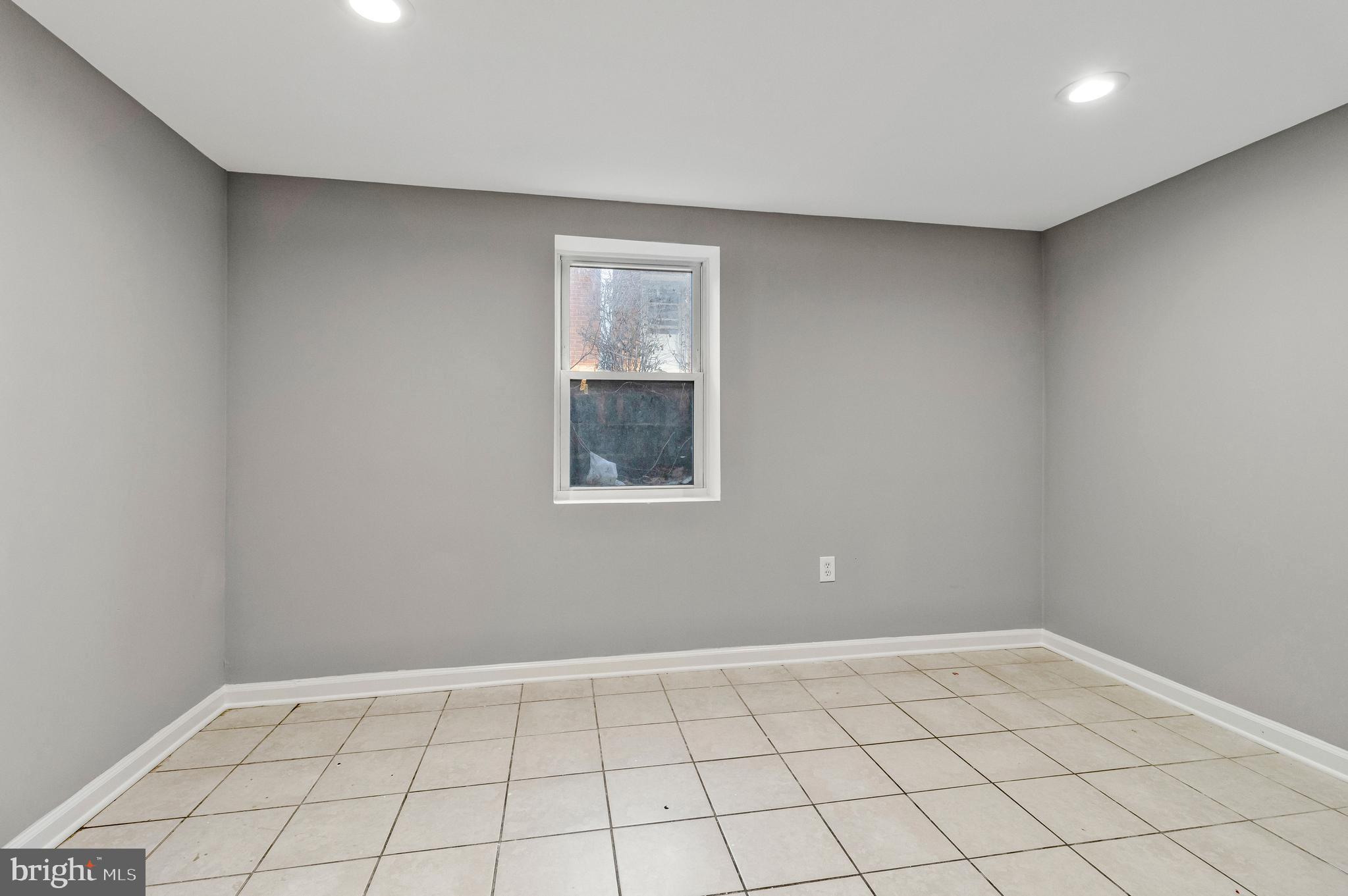 MONTGOMERY ESTATES - Residential