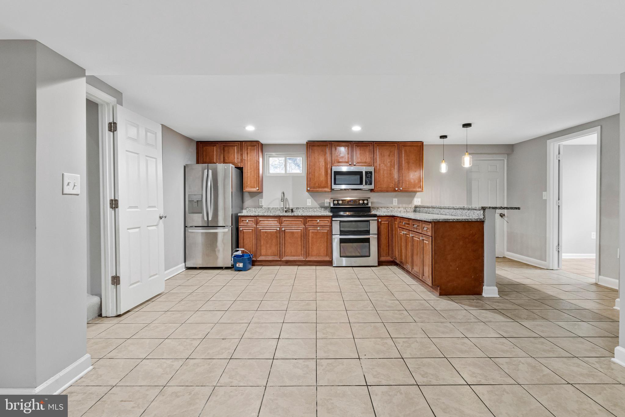 MONTGOMERY ESTATES - Residential