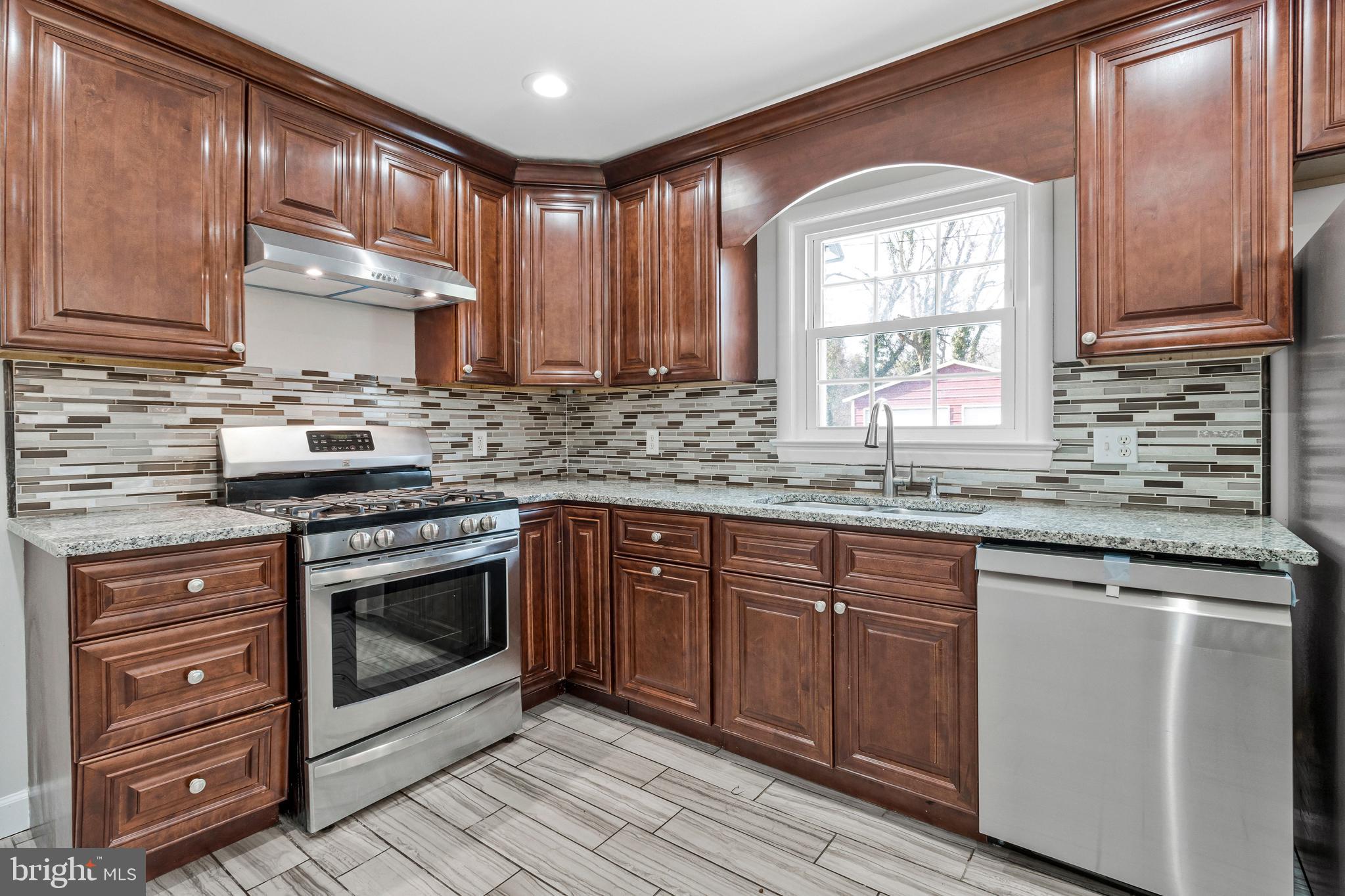 MONTGOMERY ESTATES - Residential