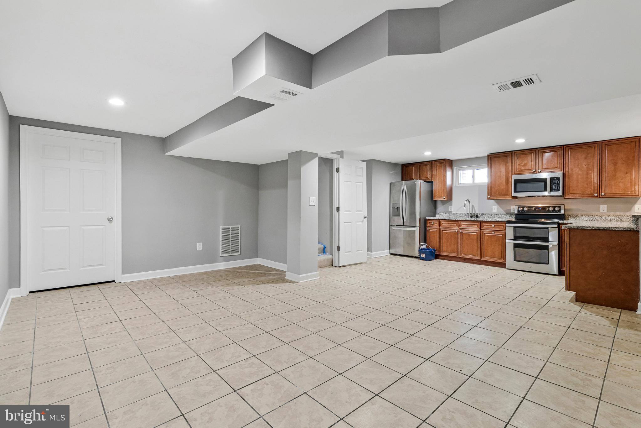 MONTGOMERY ESTATES - Residential