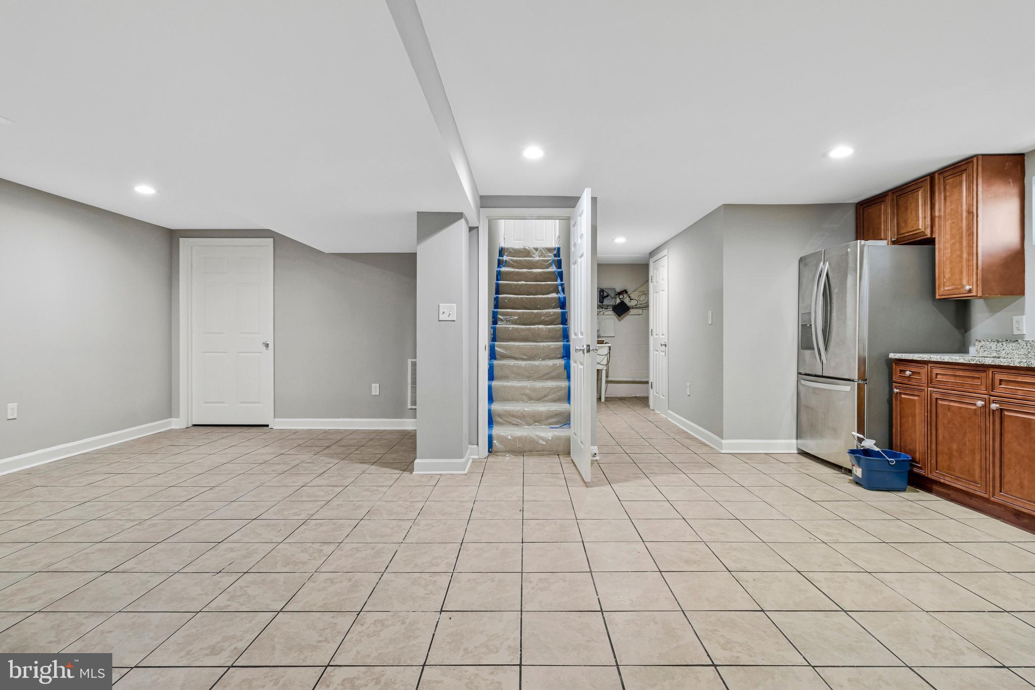 MONTGOMERY ESTATES - Residential