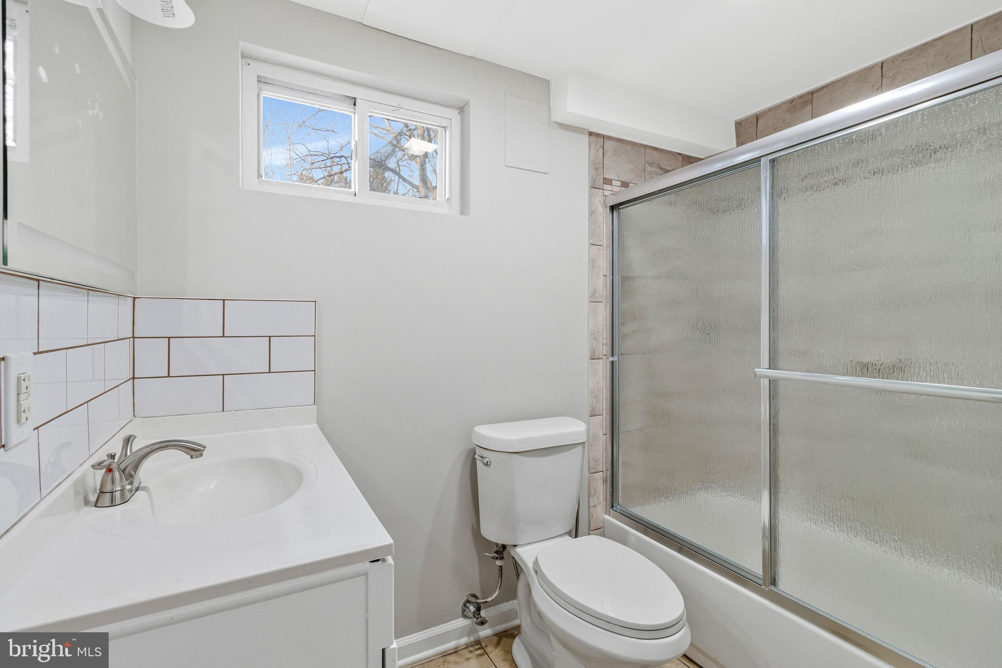 MONTGOMERY ESTATES - Residential