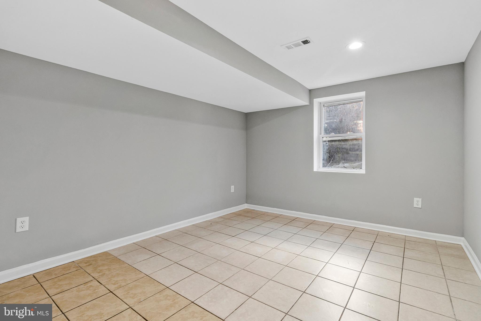 MONTGOMERY ESTATES - Residential