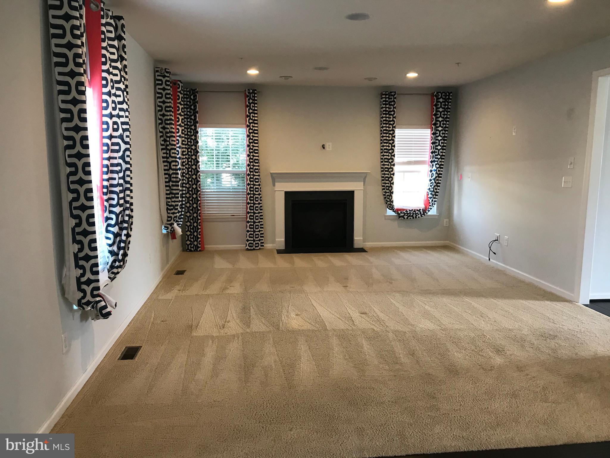 LOVETTSVILLE TOWN CENTER - Residential