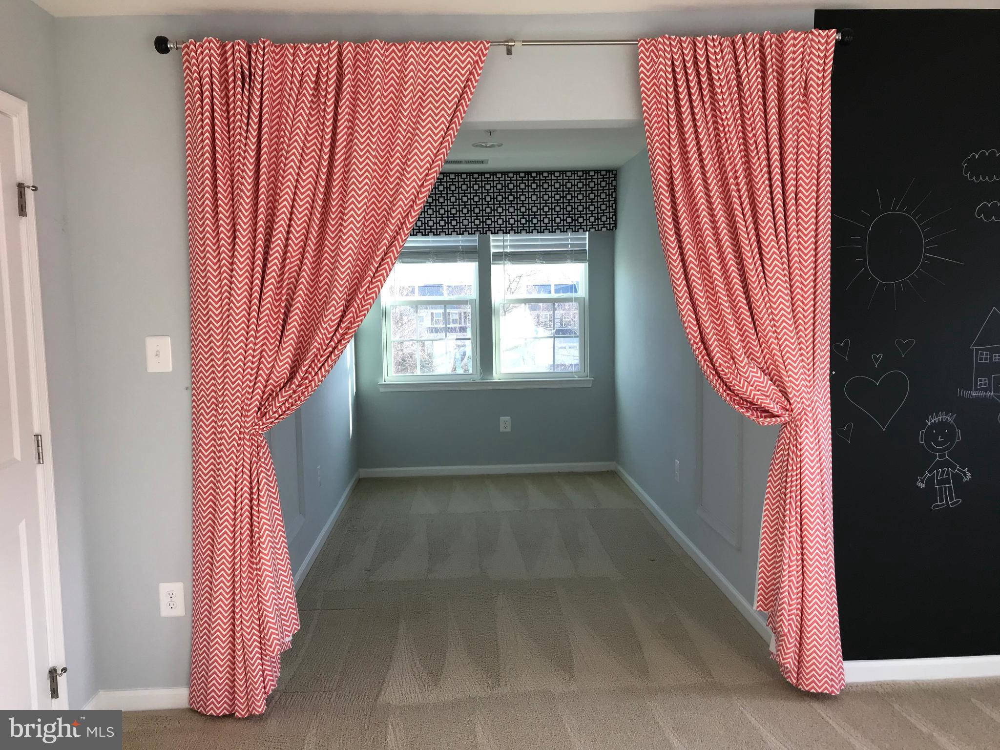 LOVETTSVILLE TOWN CENTER - Residential