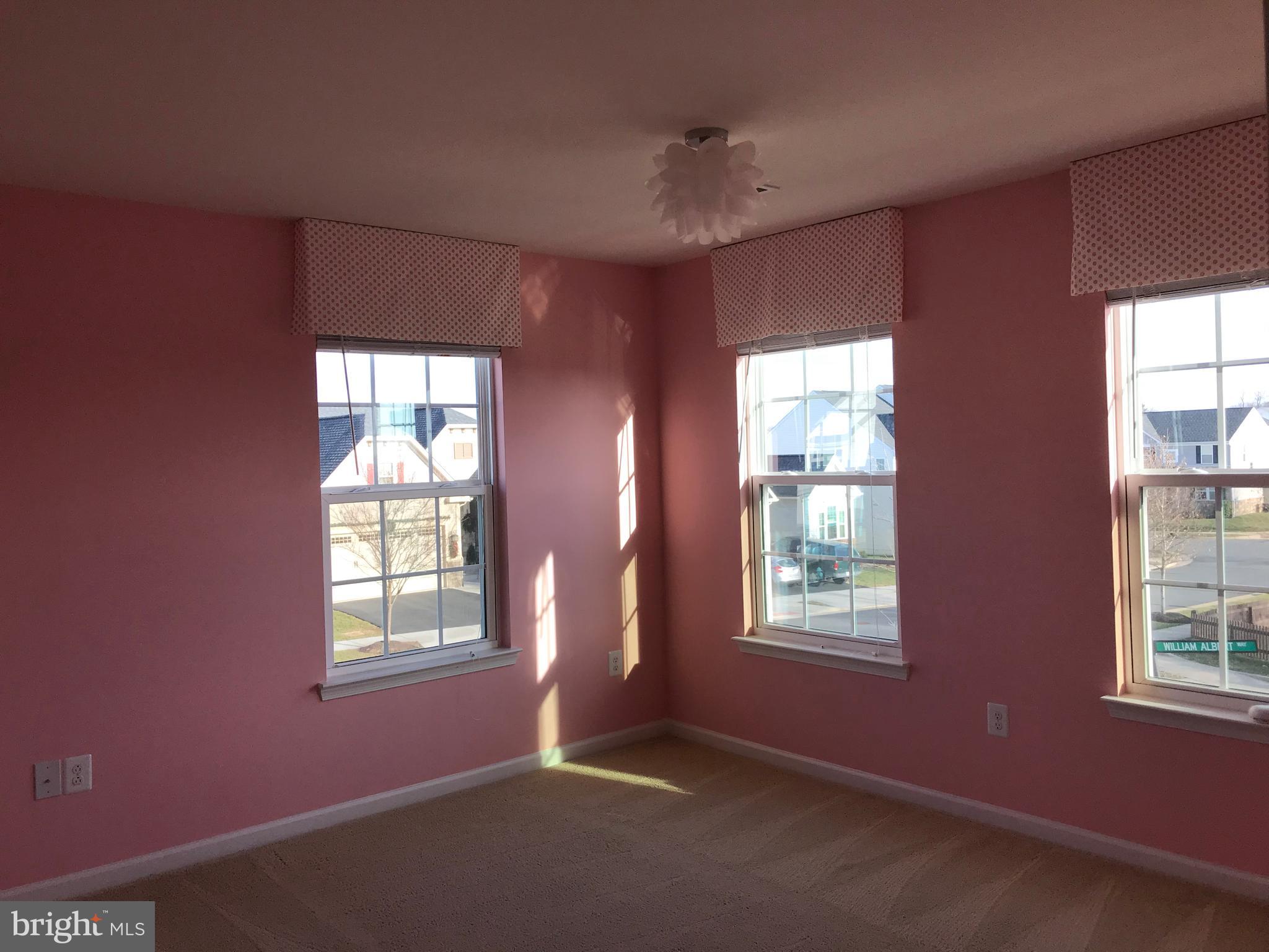 LOVETTSVILLE TOWN CENTER - Residential