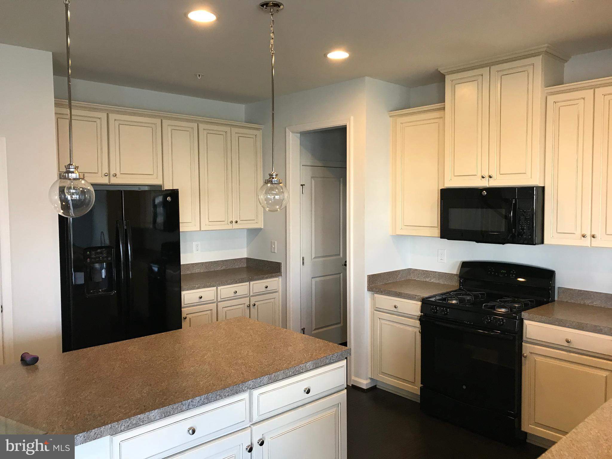 LOVETTSVILLE TOWN CENTER - Residential