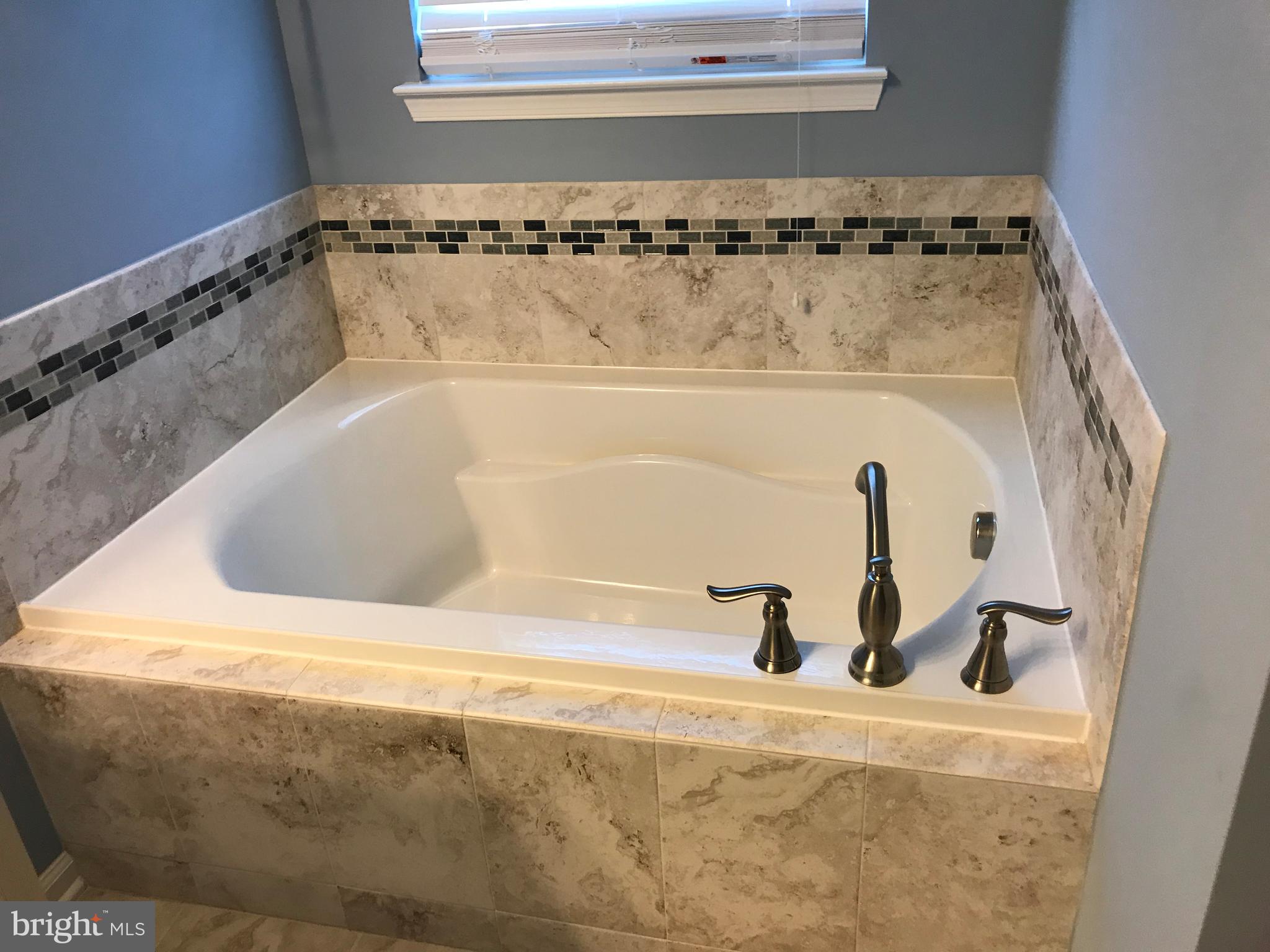 LOVETTSVILLE TOWN CENTER - Residential