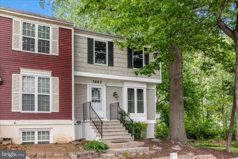Townhouse For Sale - 1667 Colonial Way<br/> FREDERICK, MD 21702