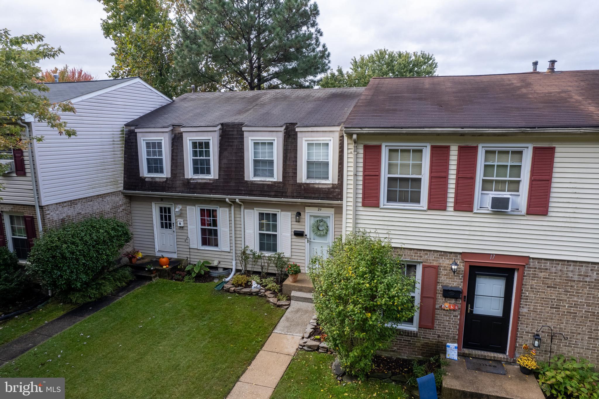 19 BURNSWAY COURT 9E