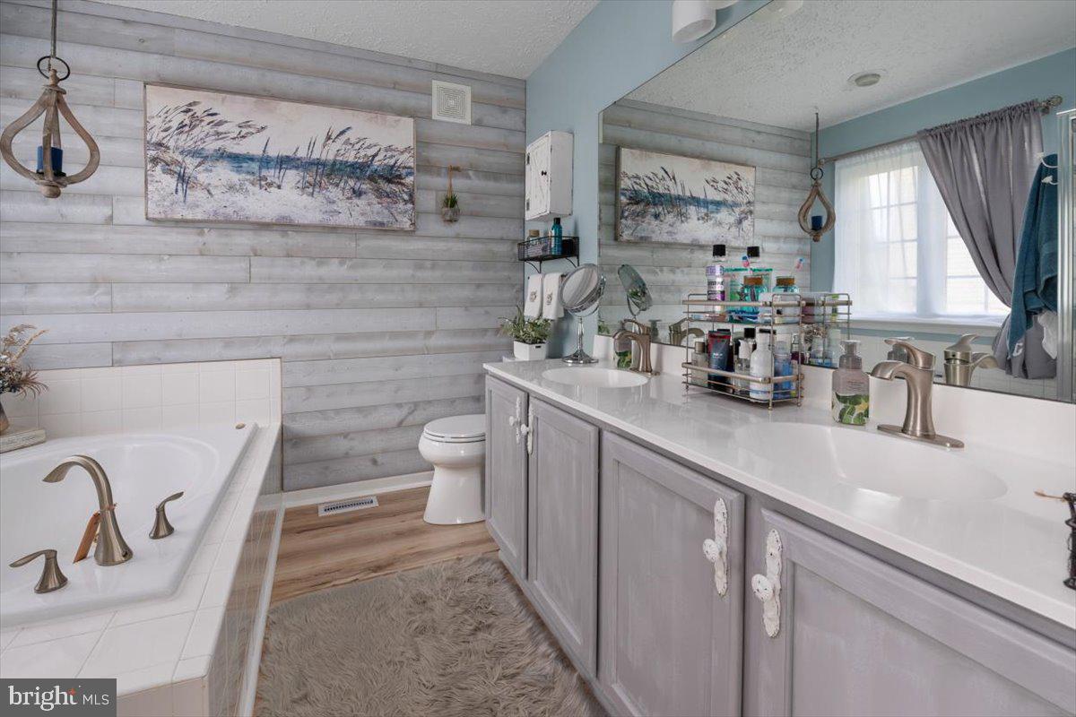 NORTH BROOK - Residential