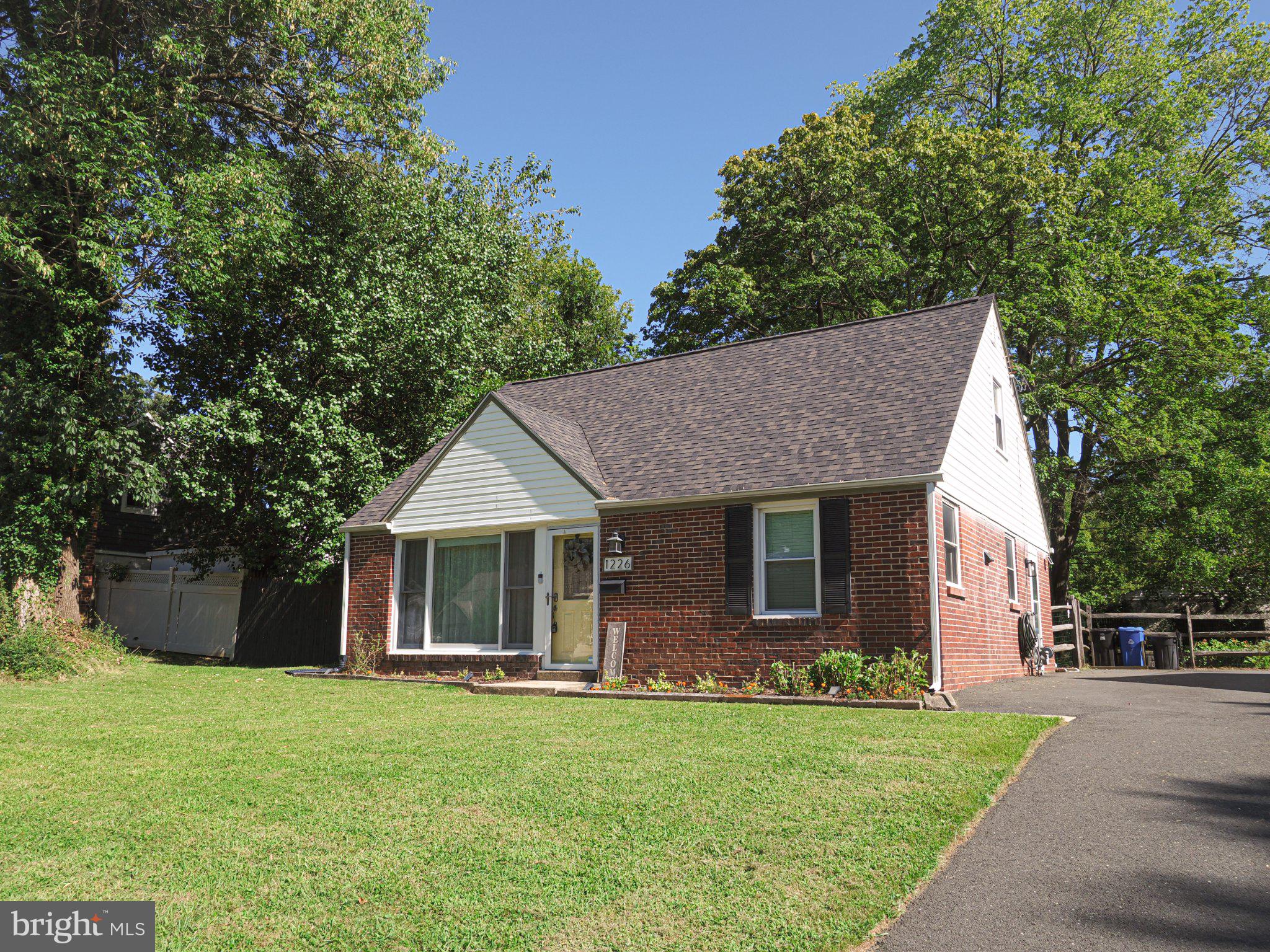 1226 UNIVERSITY AVENUE