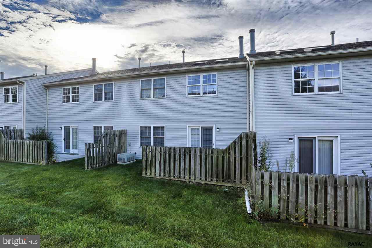SPRINGETTS VILLAGE - Residential