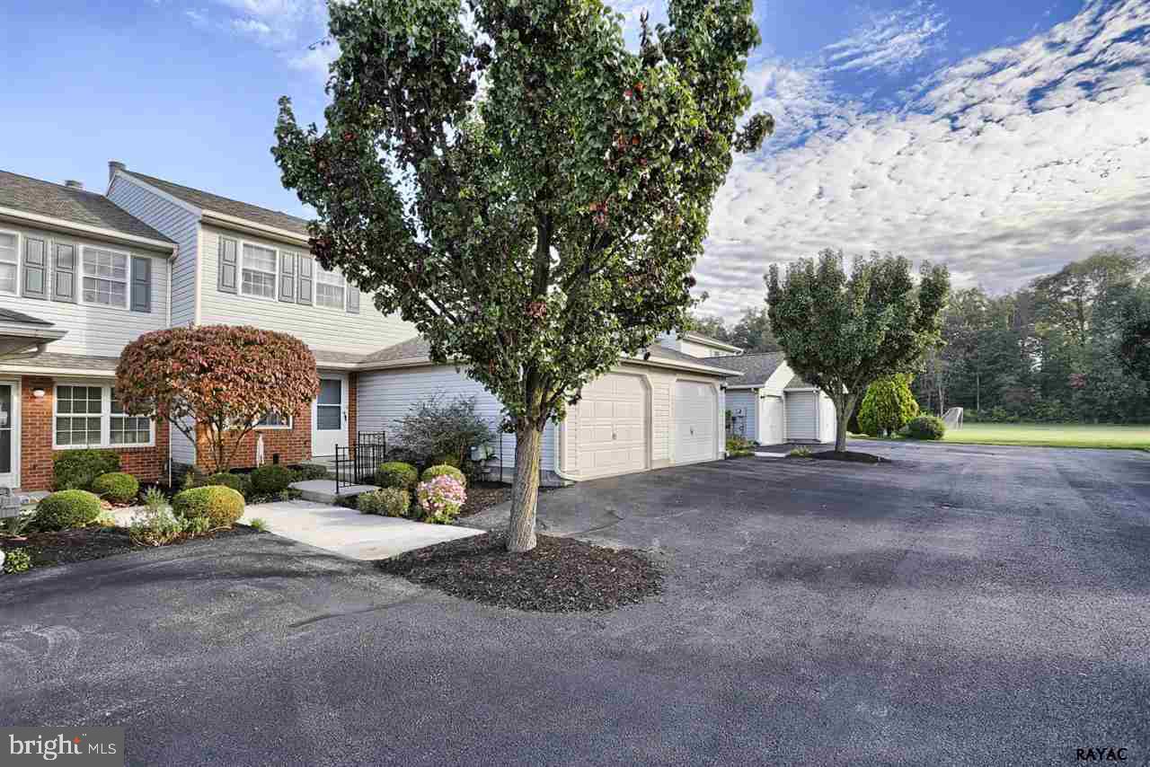 SPRINGETTS VILLAGE - Residential