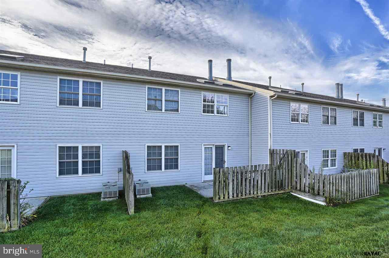SPRINGETTS VILLAGE - Residential