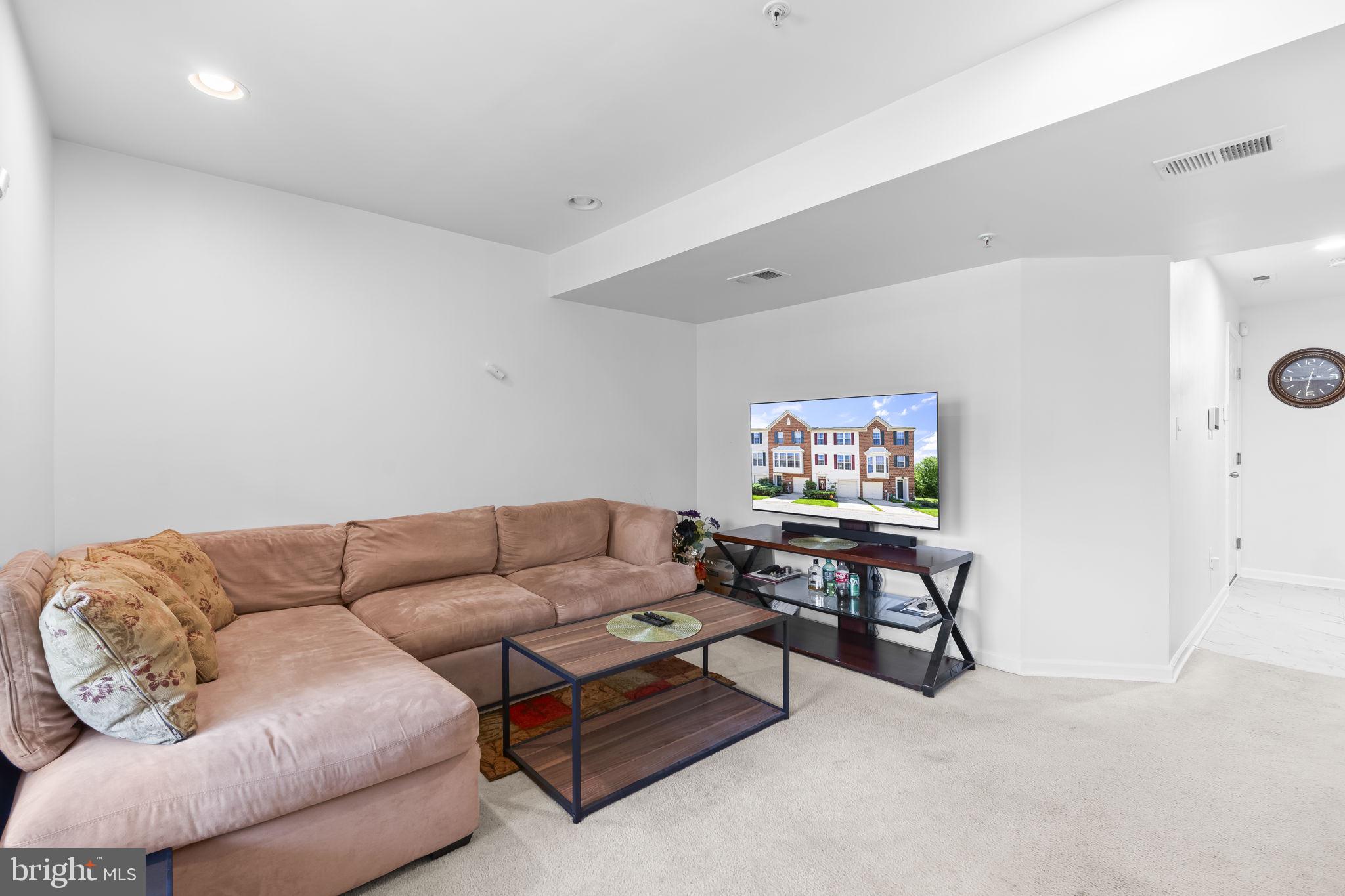OAKHURST II - Residential