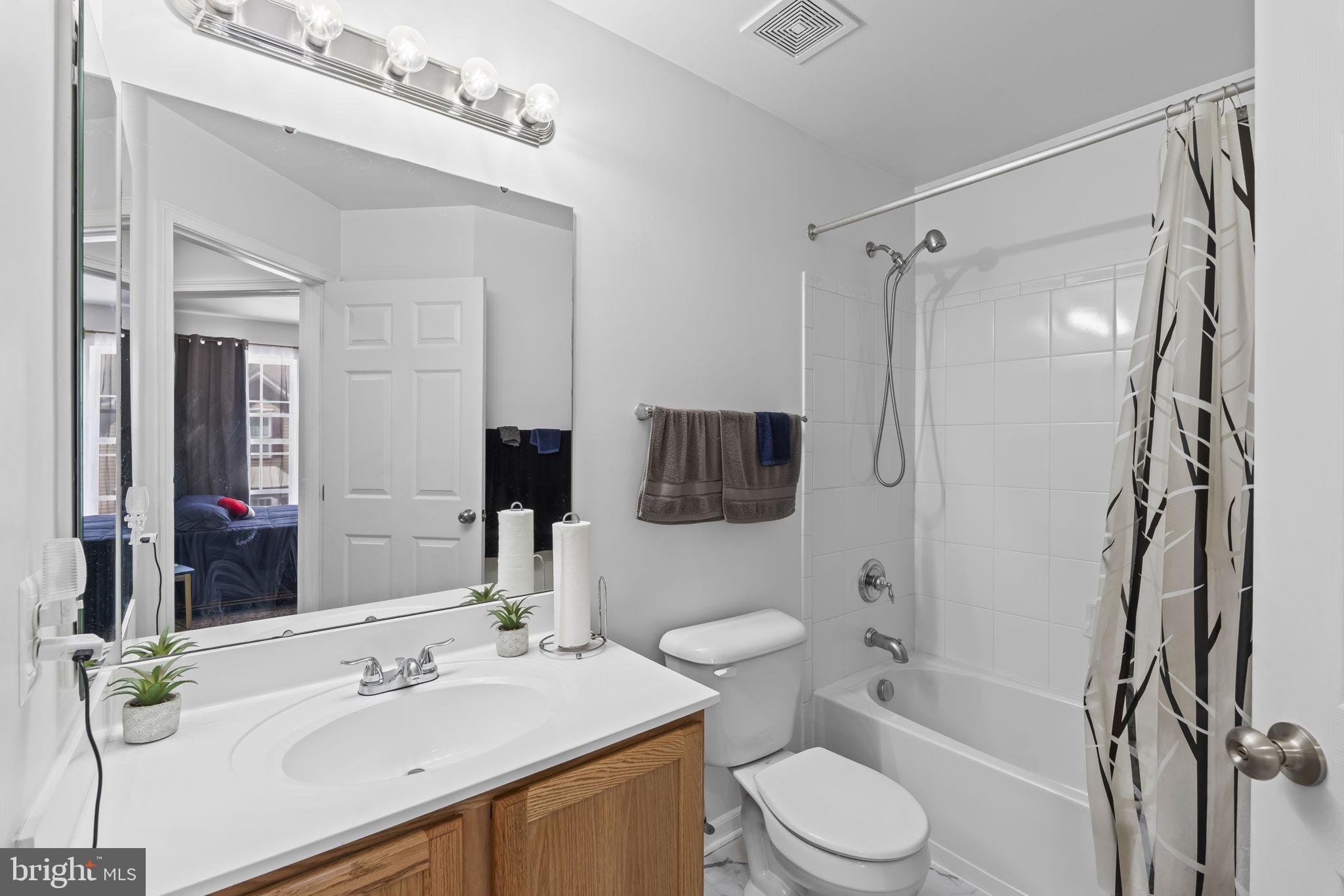 OAKHURST II - Residential