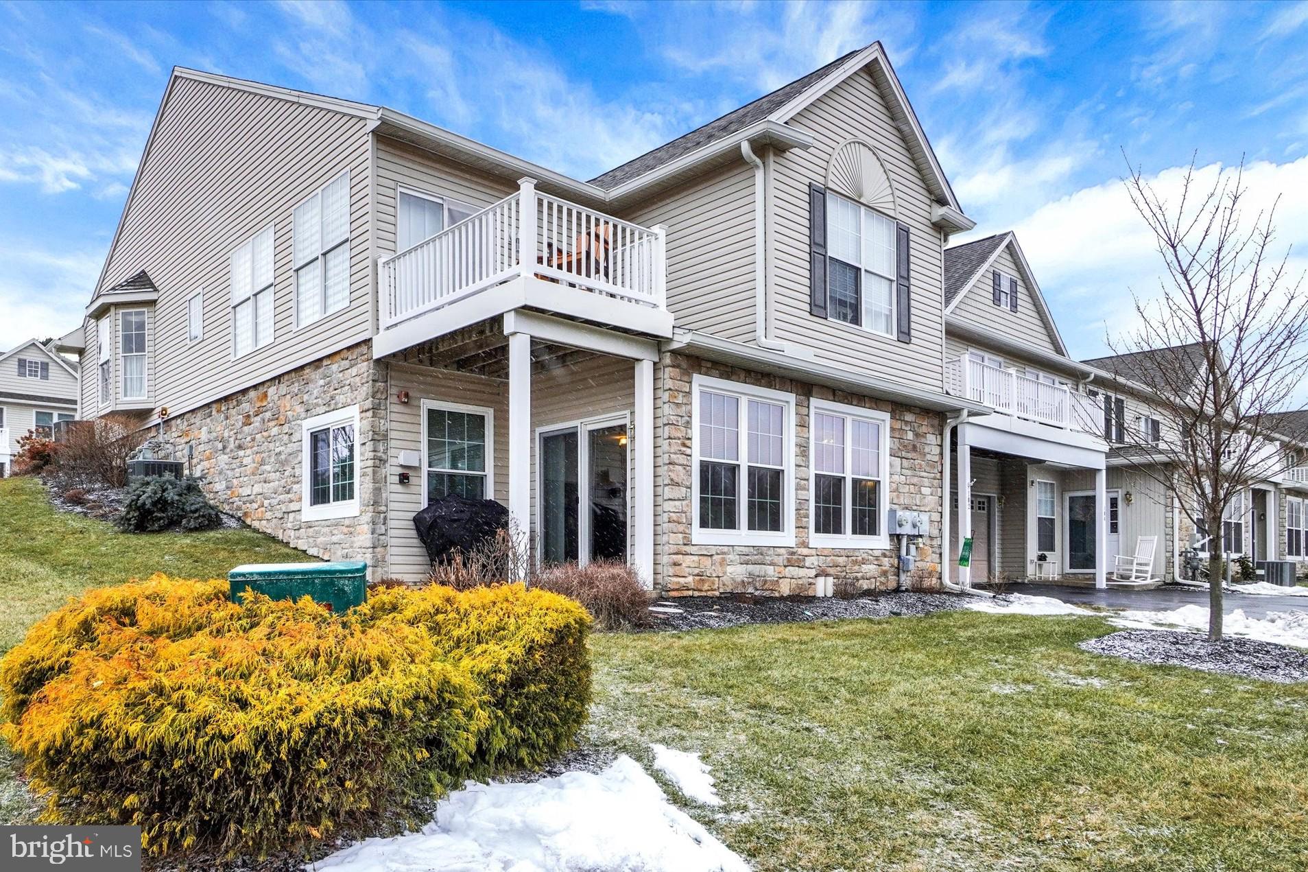 102 N MARSHVIEW ROAD 102