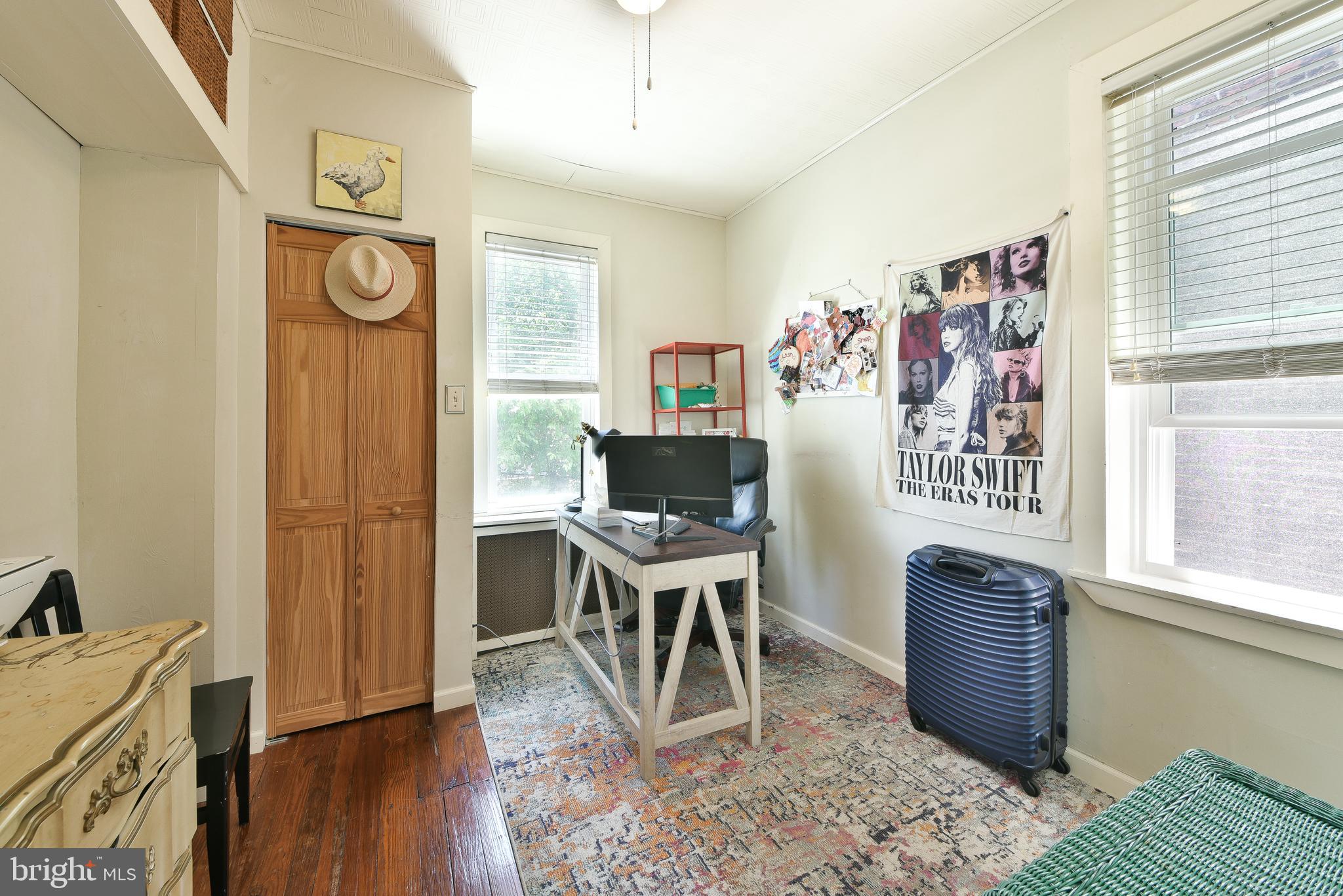 EAST FALLS - Residential