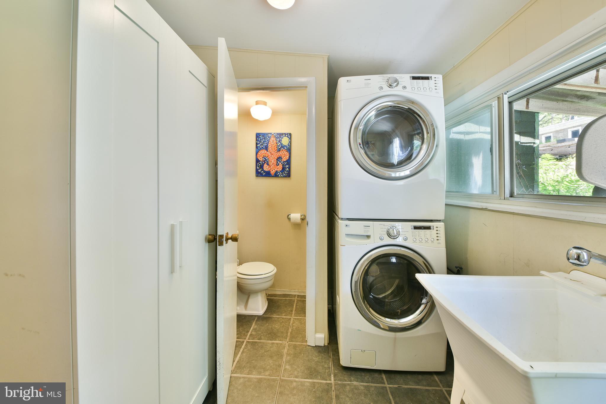 EAST FALLS - Residential