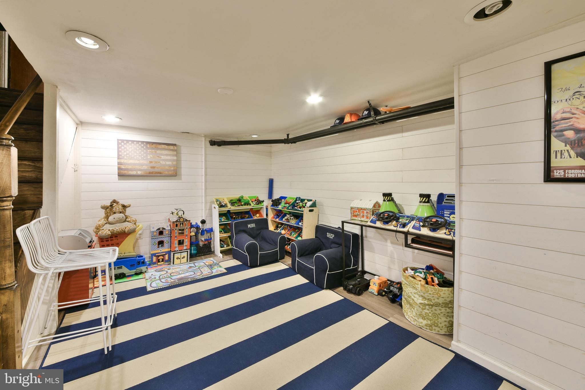 EAST FALLS - Residential