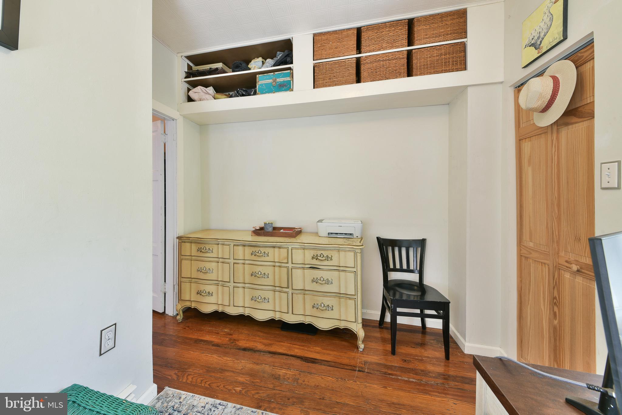 EAST FALLS - Residential