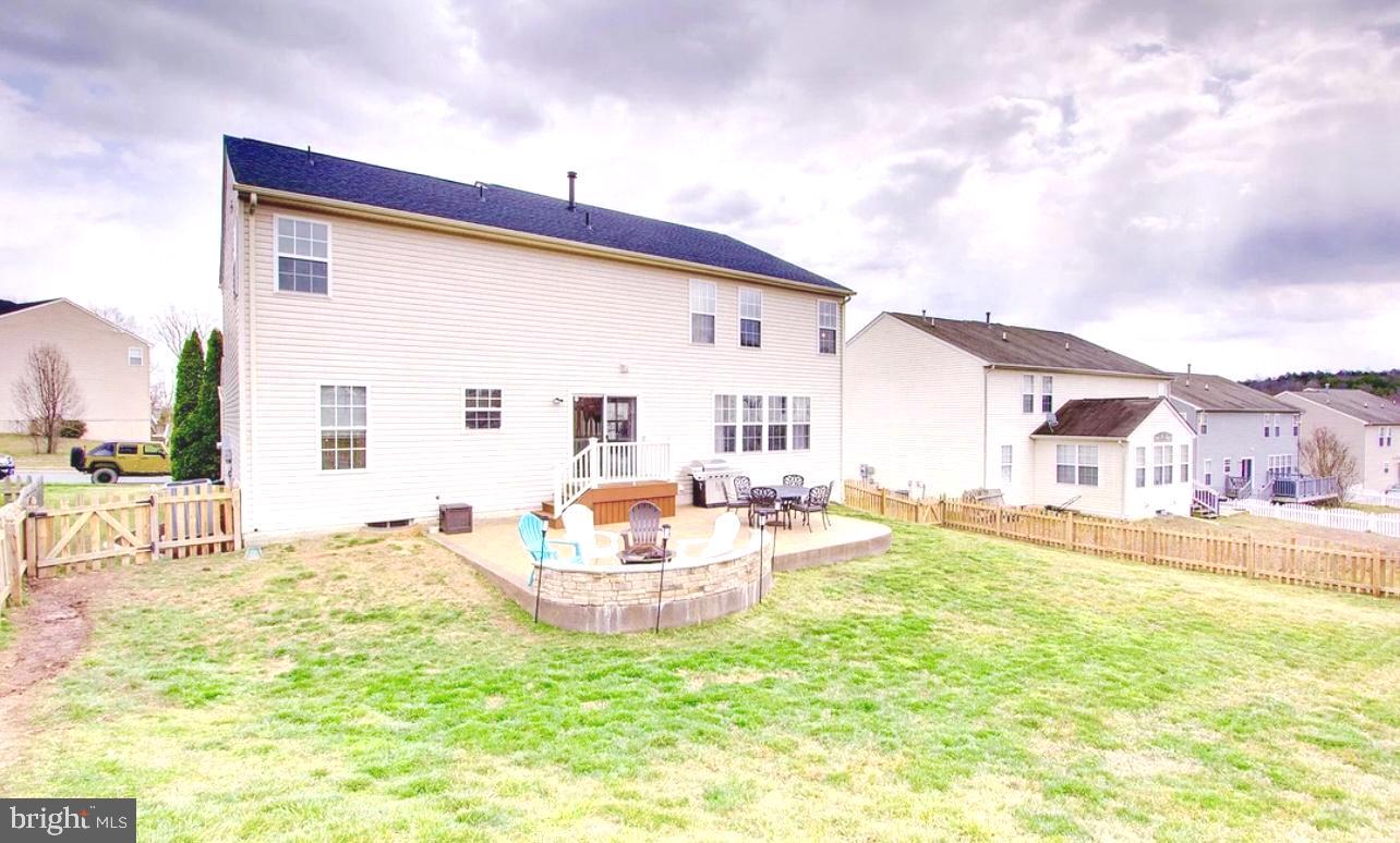 THE FALLS AT LEE'S PARKE - Residential