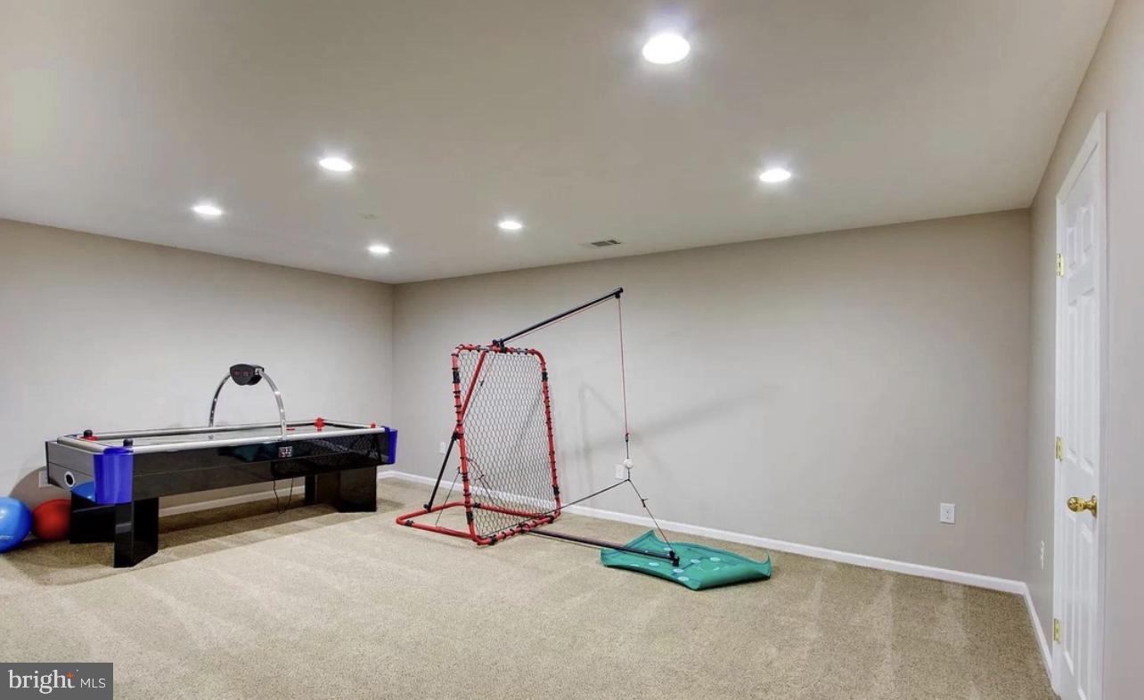 THE FALLS AT LEE'S PARKE - Residential