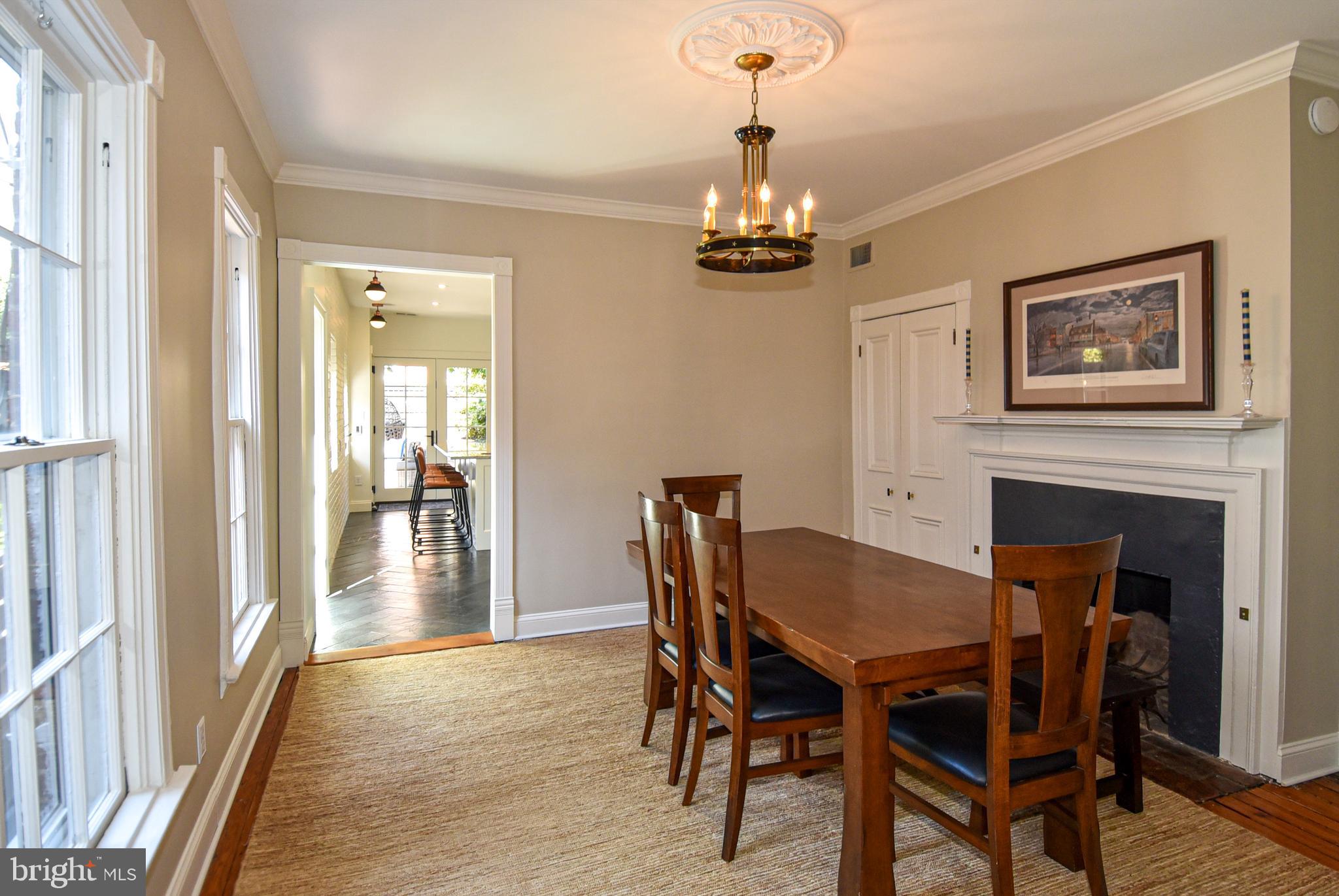 OLD TOWN ALEXANDRIA - Residential