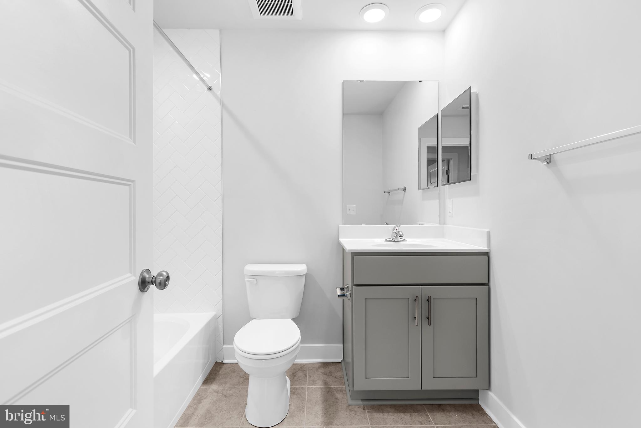 RIVIERA BEACH - Residential