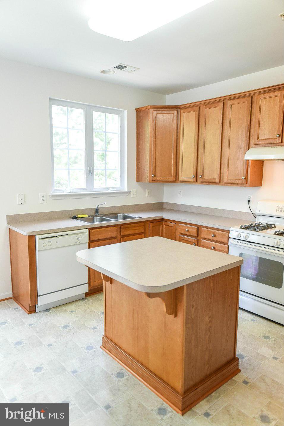 DAHLIA PARK OF WILDEWOOD - Residential