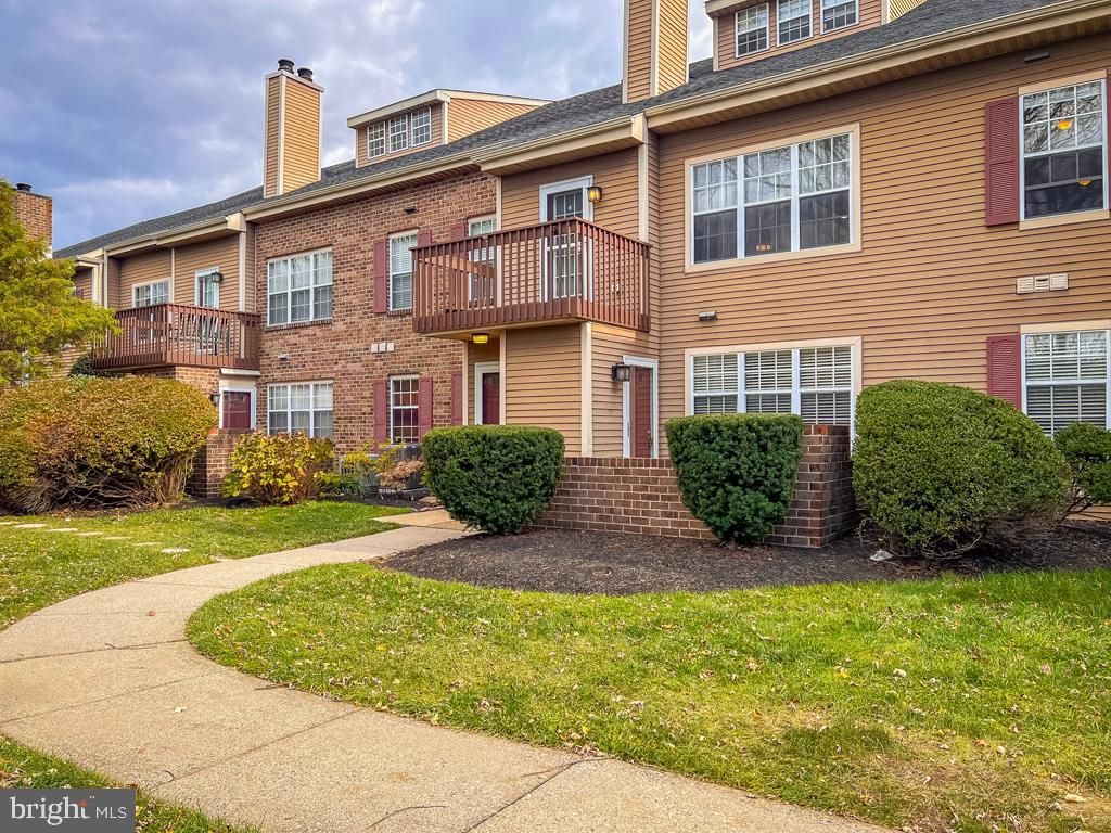 Photo of 654 Woodford Ln, YARDLEY, PA 19067 (MLS # PABU2109446)