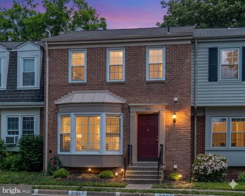 Photo of 2937 Cashel Lane, VIENNA, VA 22181 (MLS # VAFX2307098)