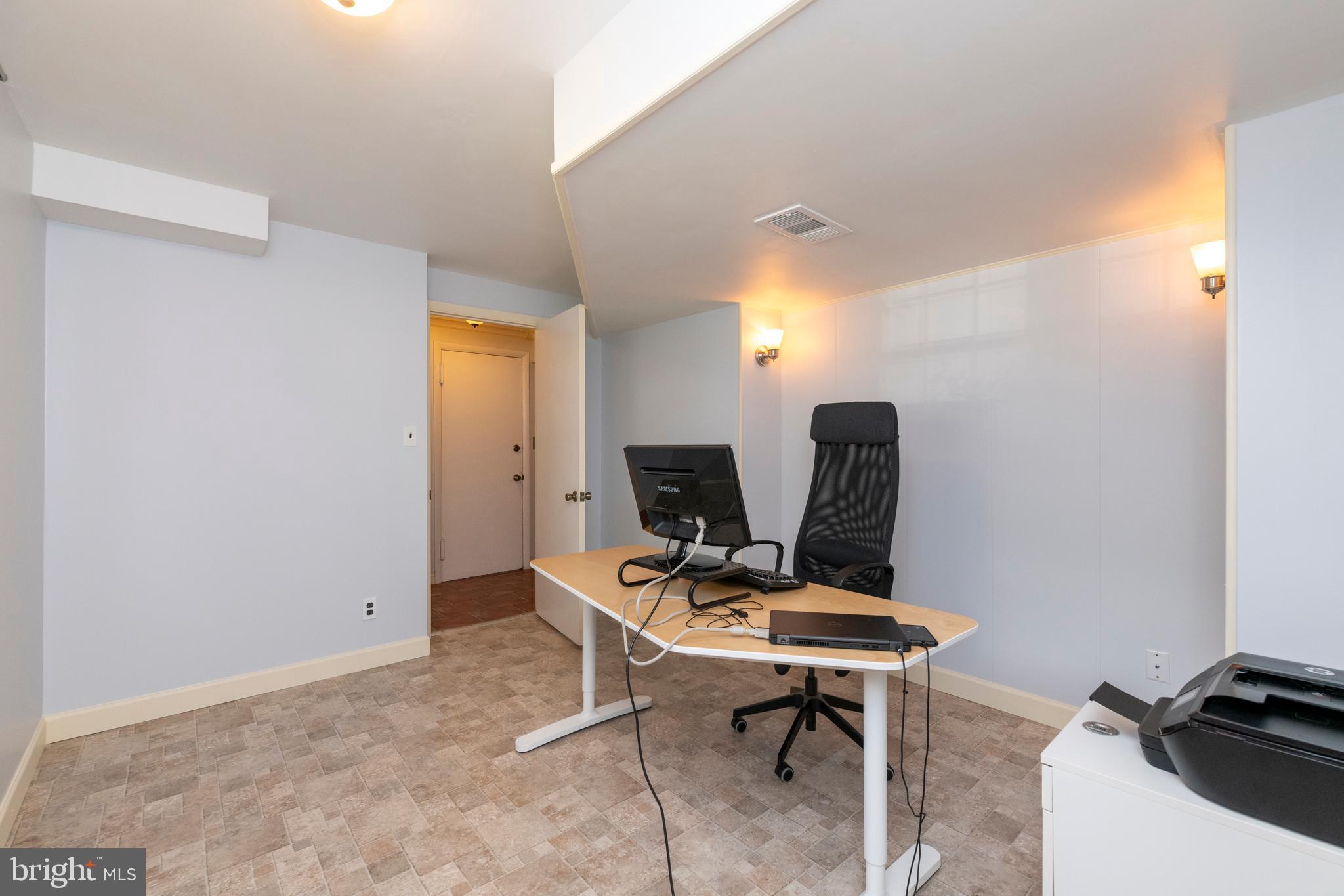 MEADOWLAND - Residential