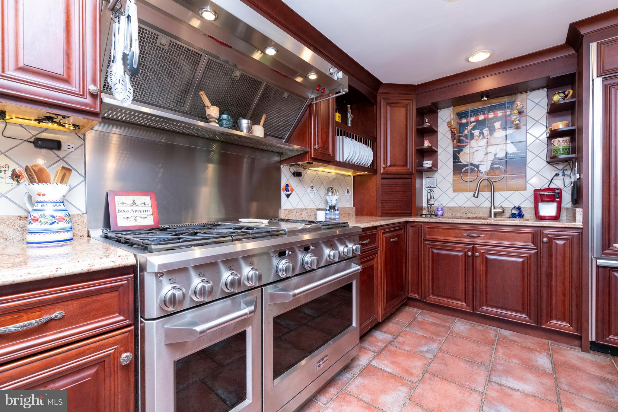 MEADOWLAND - Residential