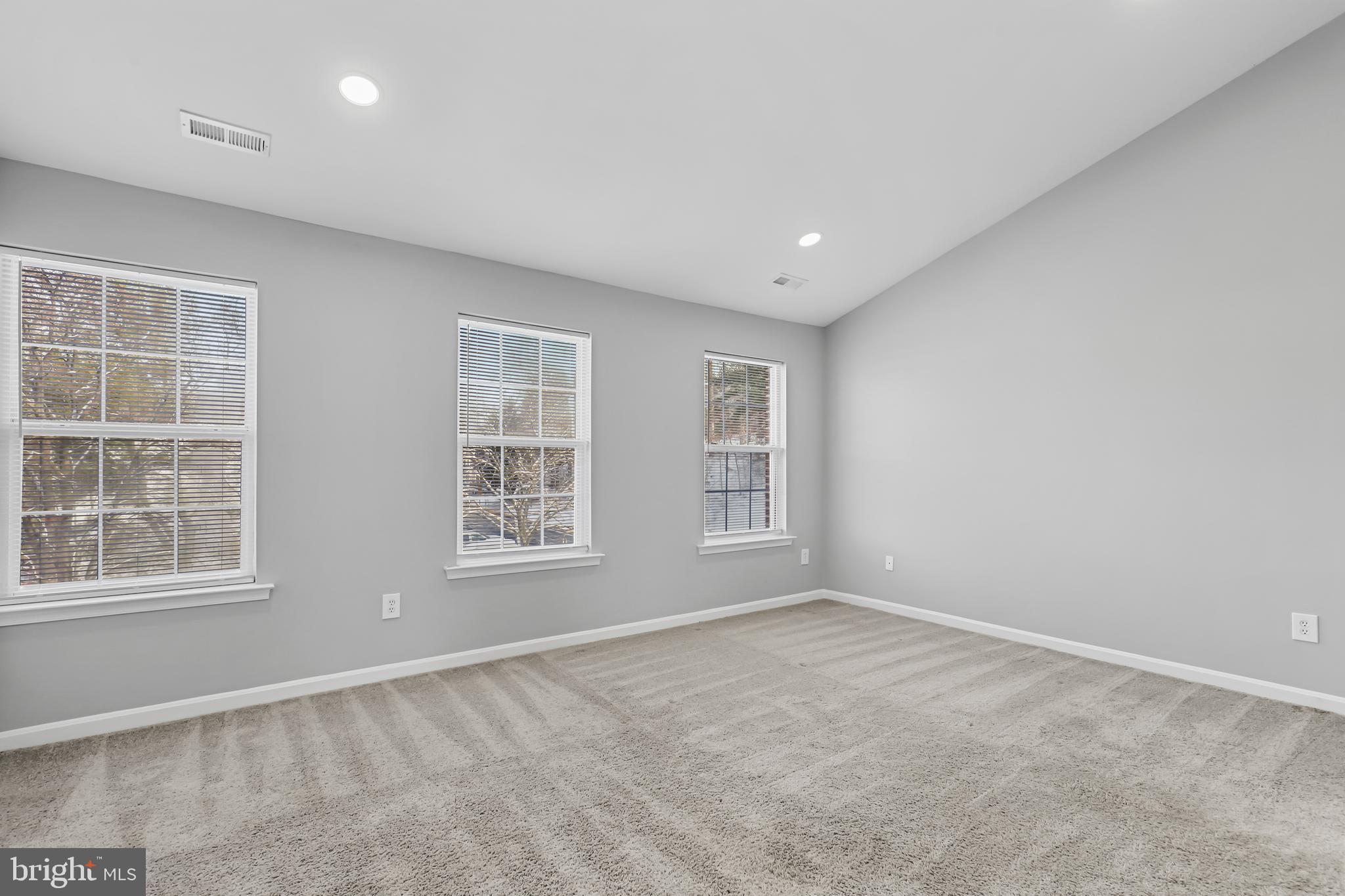 STONE RIVER - Residential