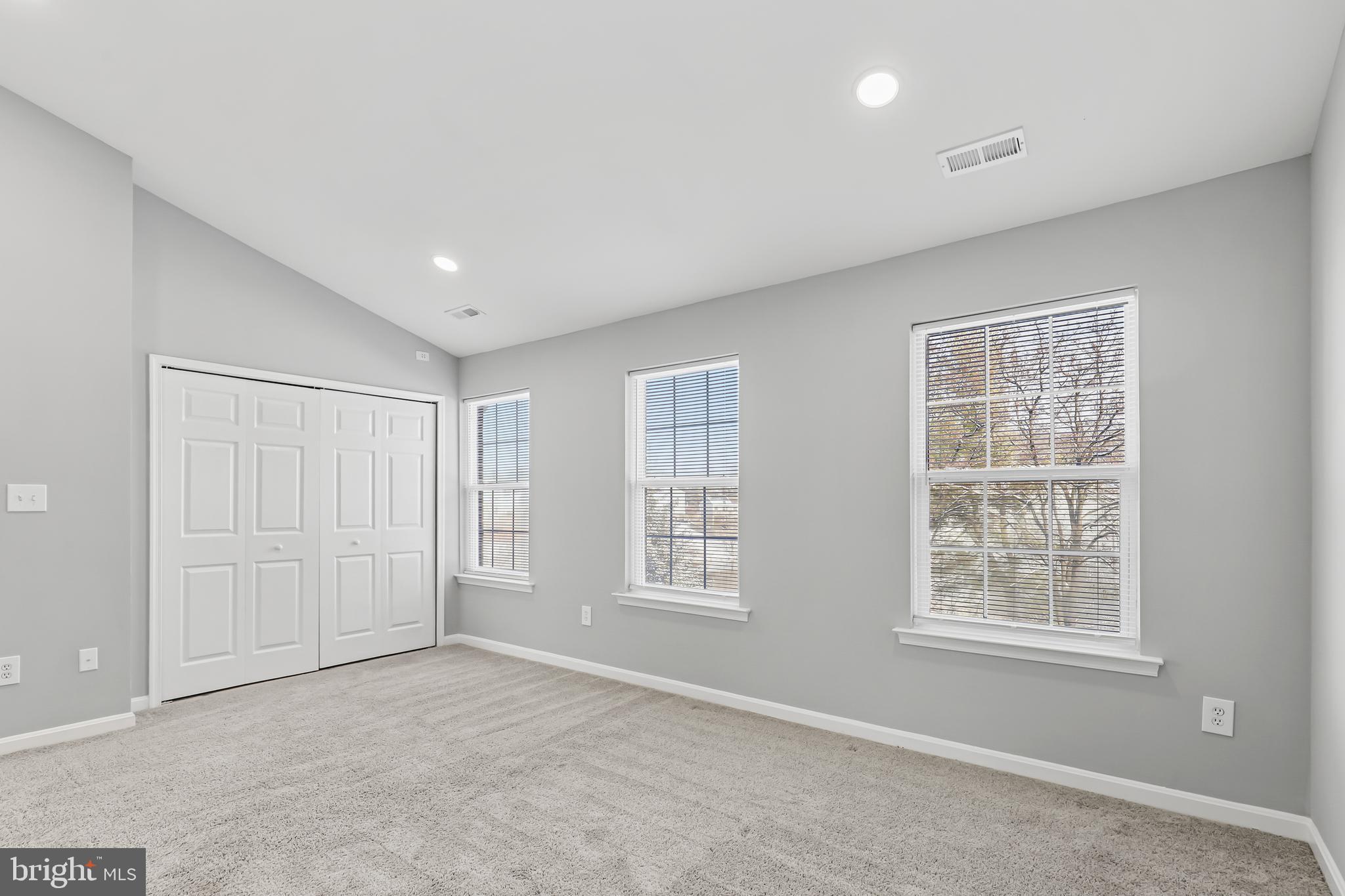 STONE RIVER - Residential