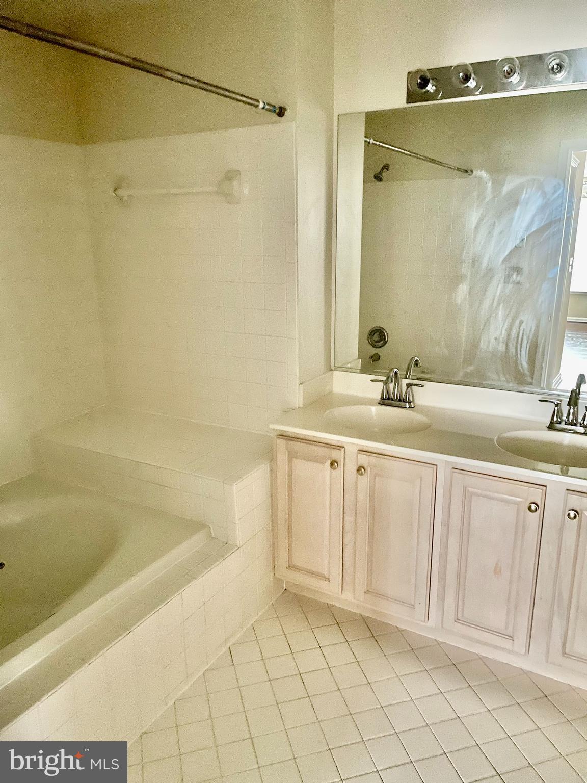 KENTLANDS RIDGE - Residential Lease