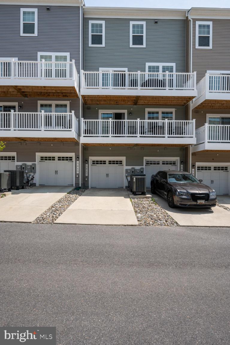 PARKSIDE AT WESTPHALIA - Residential