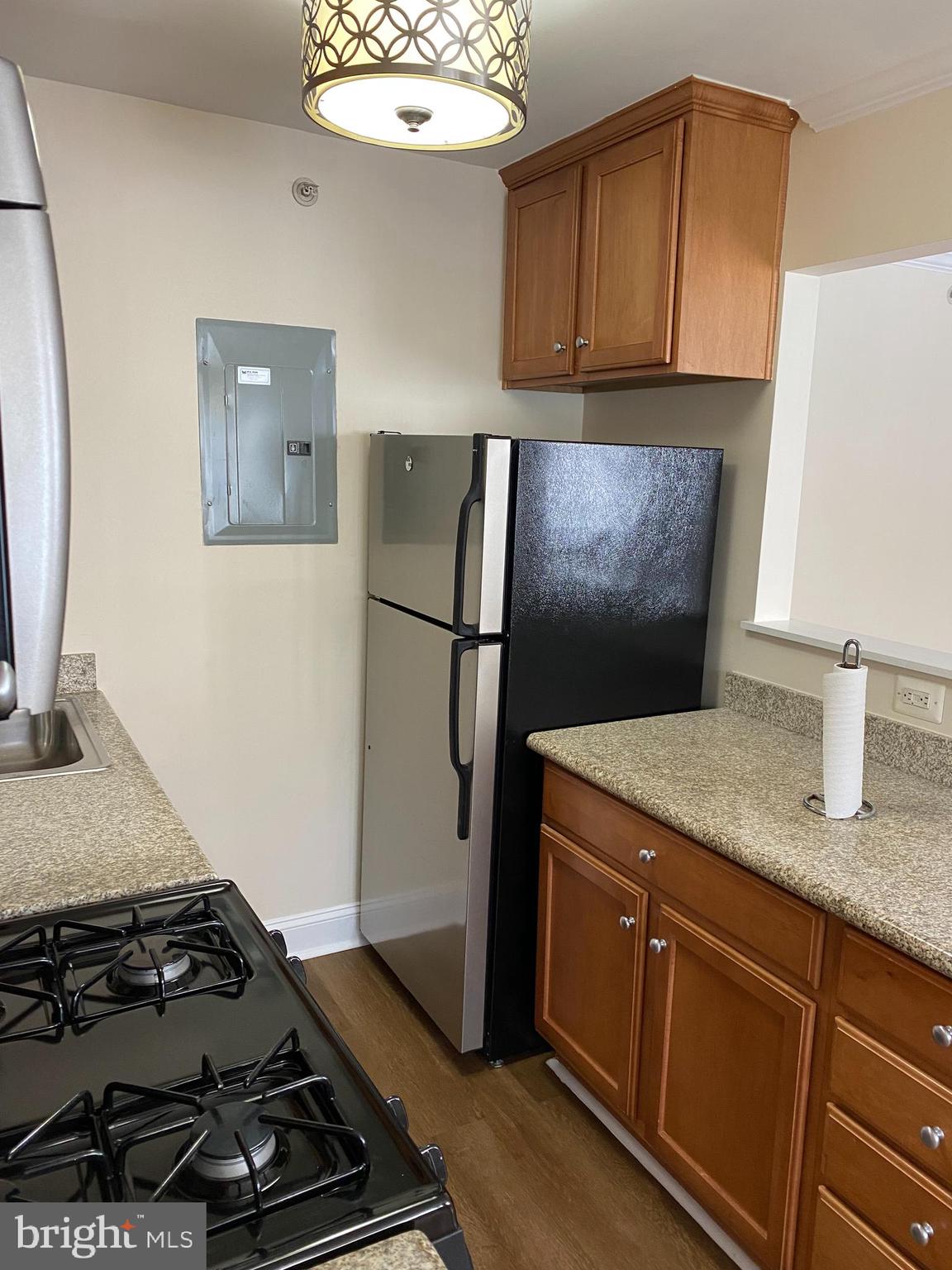 THE OAKS MAIN STREET LAUREL - Residential Lease