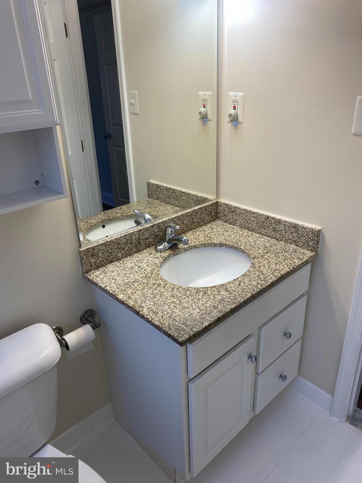 THE OAKS MAIN STREET LAUREL - Residential Lease