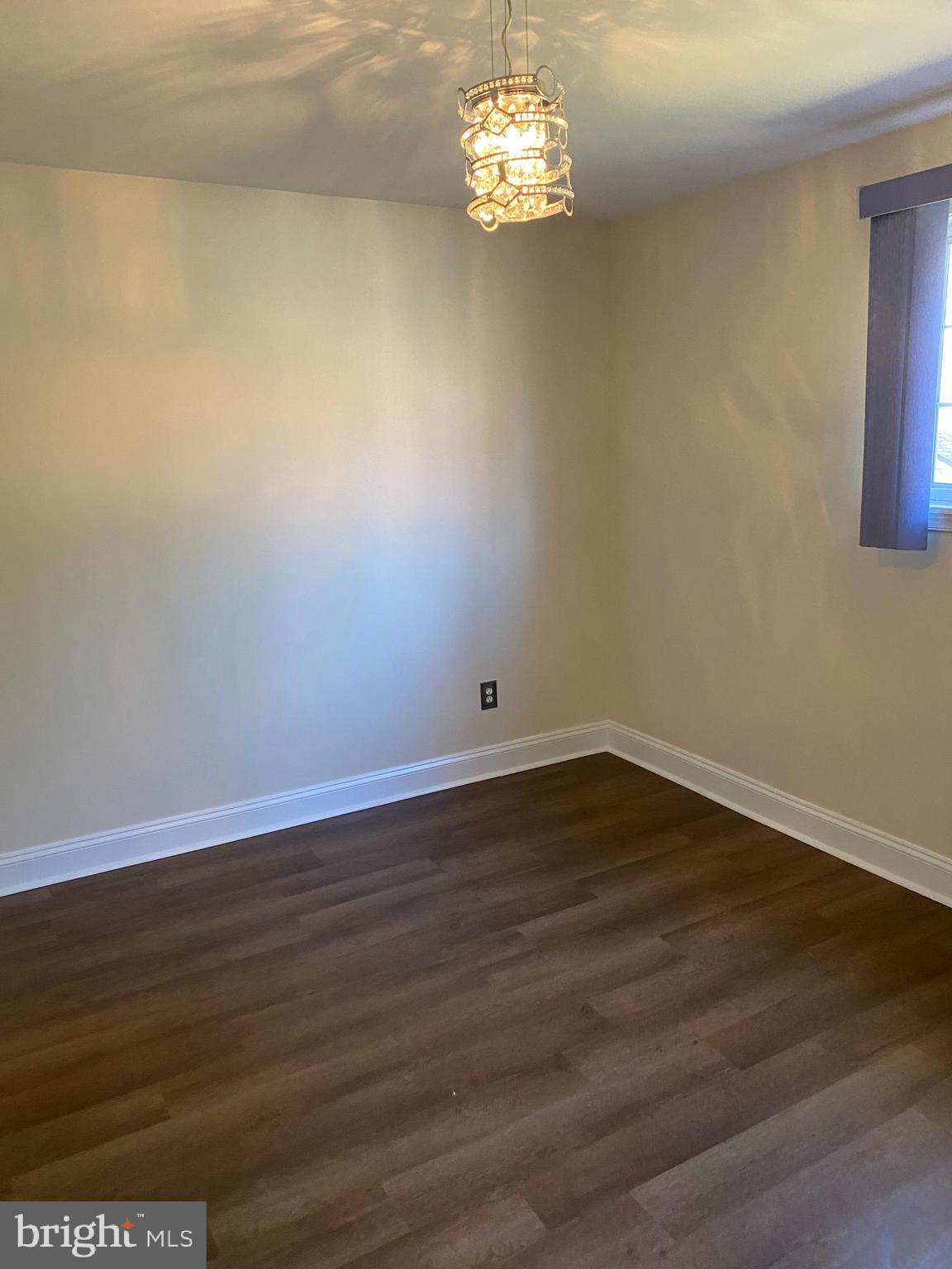 THE OAKS MAIN STREET LAUREL - Residential Lease