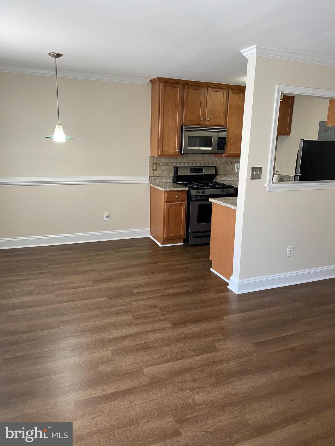 THE OAKS MAIN STREET LAUREL - Residential Lease