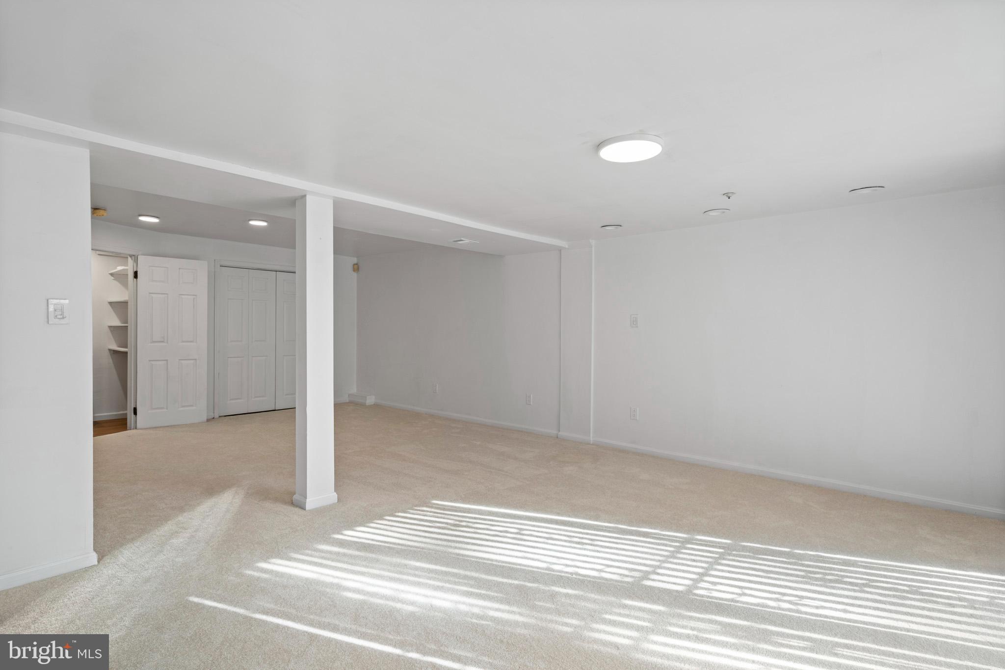 LONDON WOODS - Residential