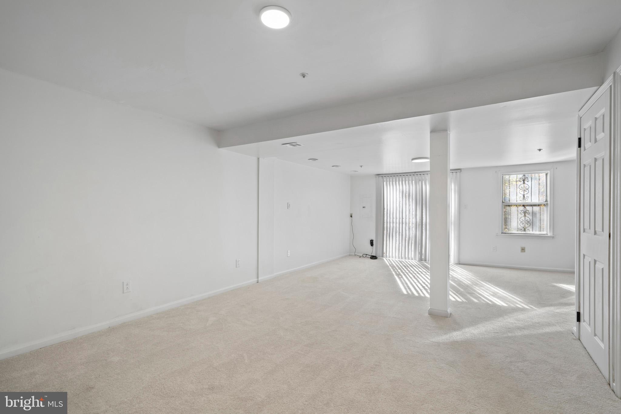 LONDON WOODS - Residential