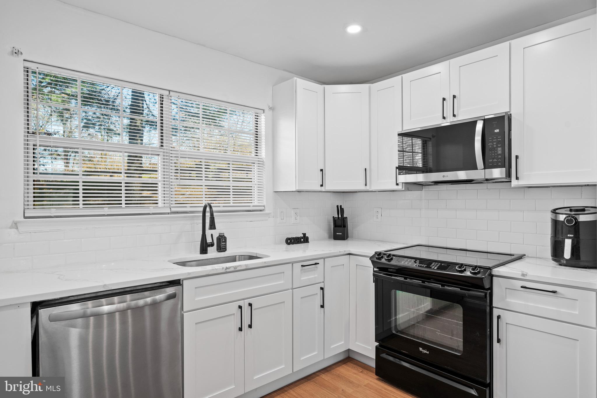 LONDON WOODS - Residential